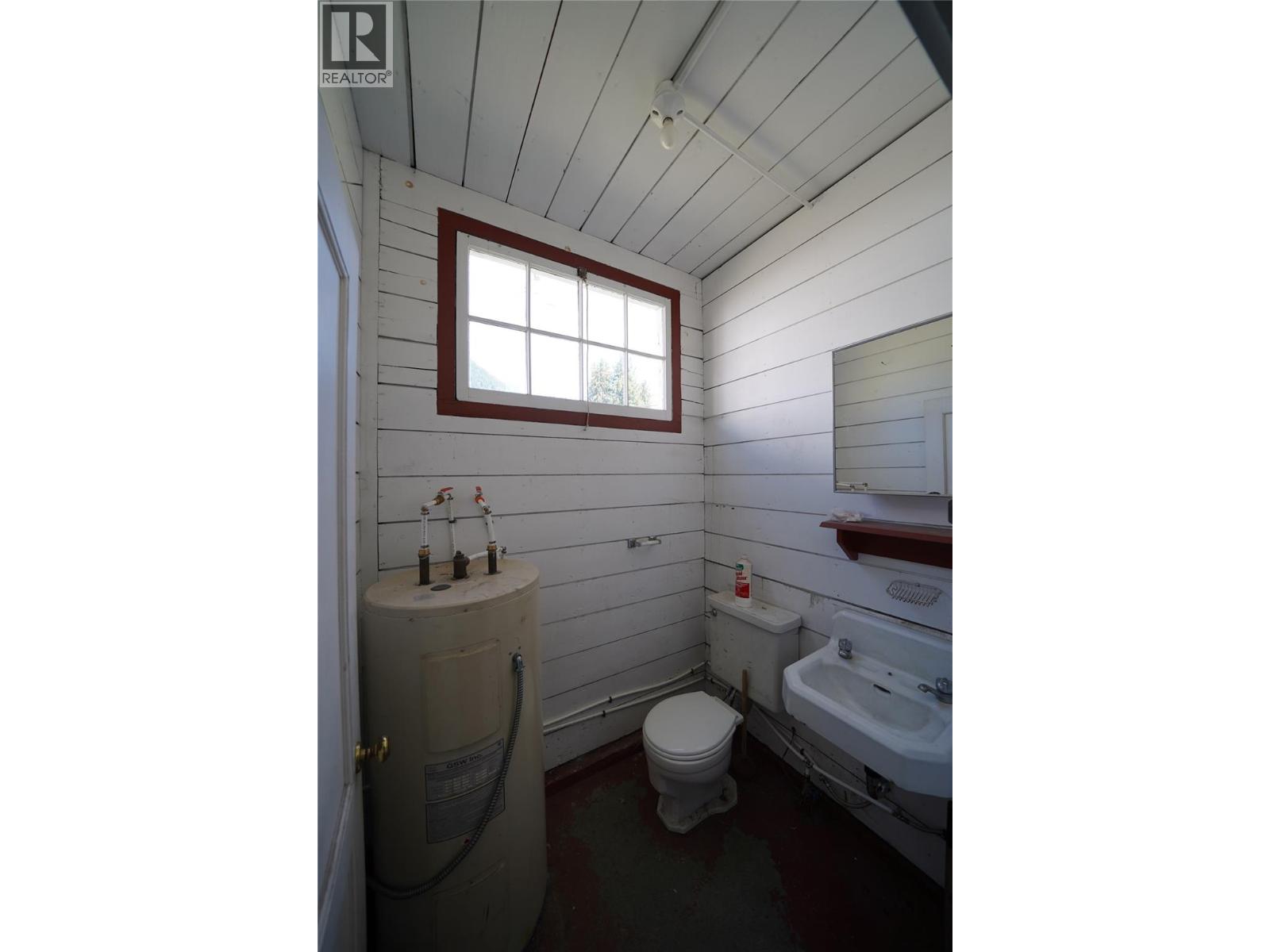 422 Slocan Avenue, New Denver, British Columbia V0G 1S0 - Photo 30 - 10394904