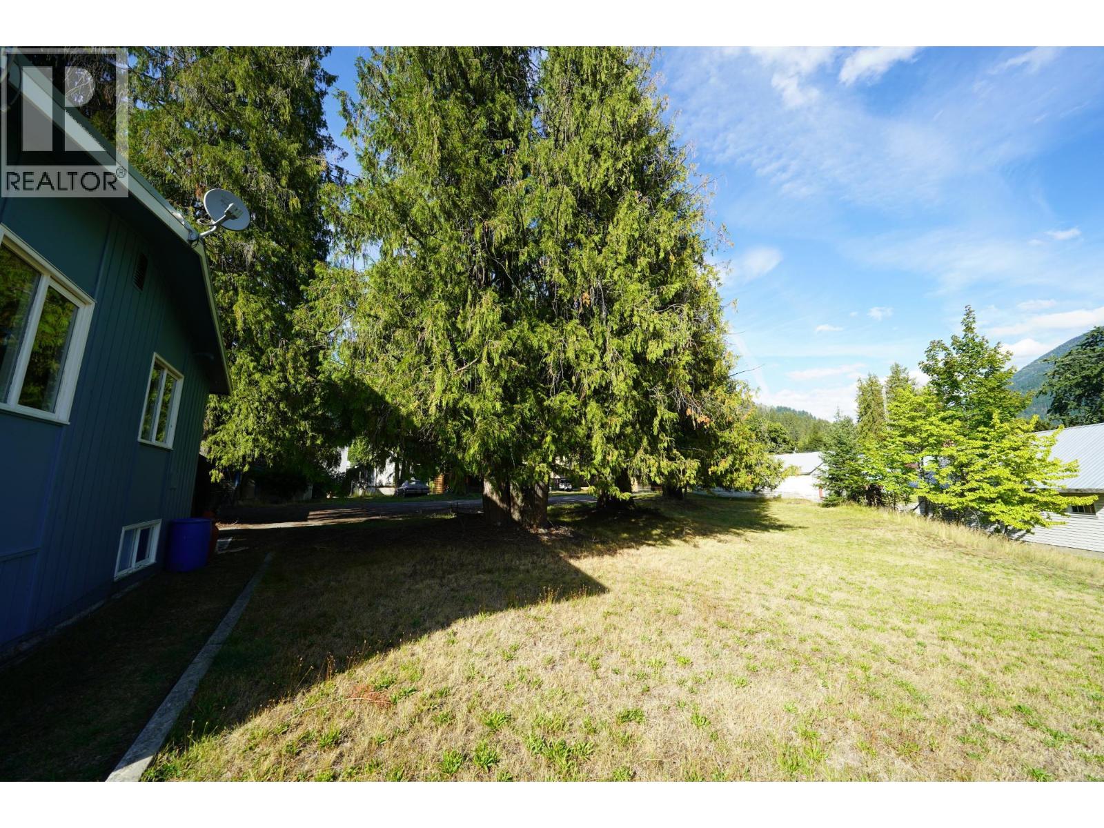416 Slocan Avenue, New Denver, British Columbia  V0G 2B0 - Photo 23 - 10394895