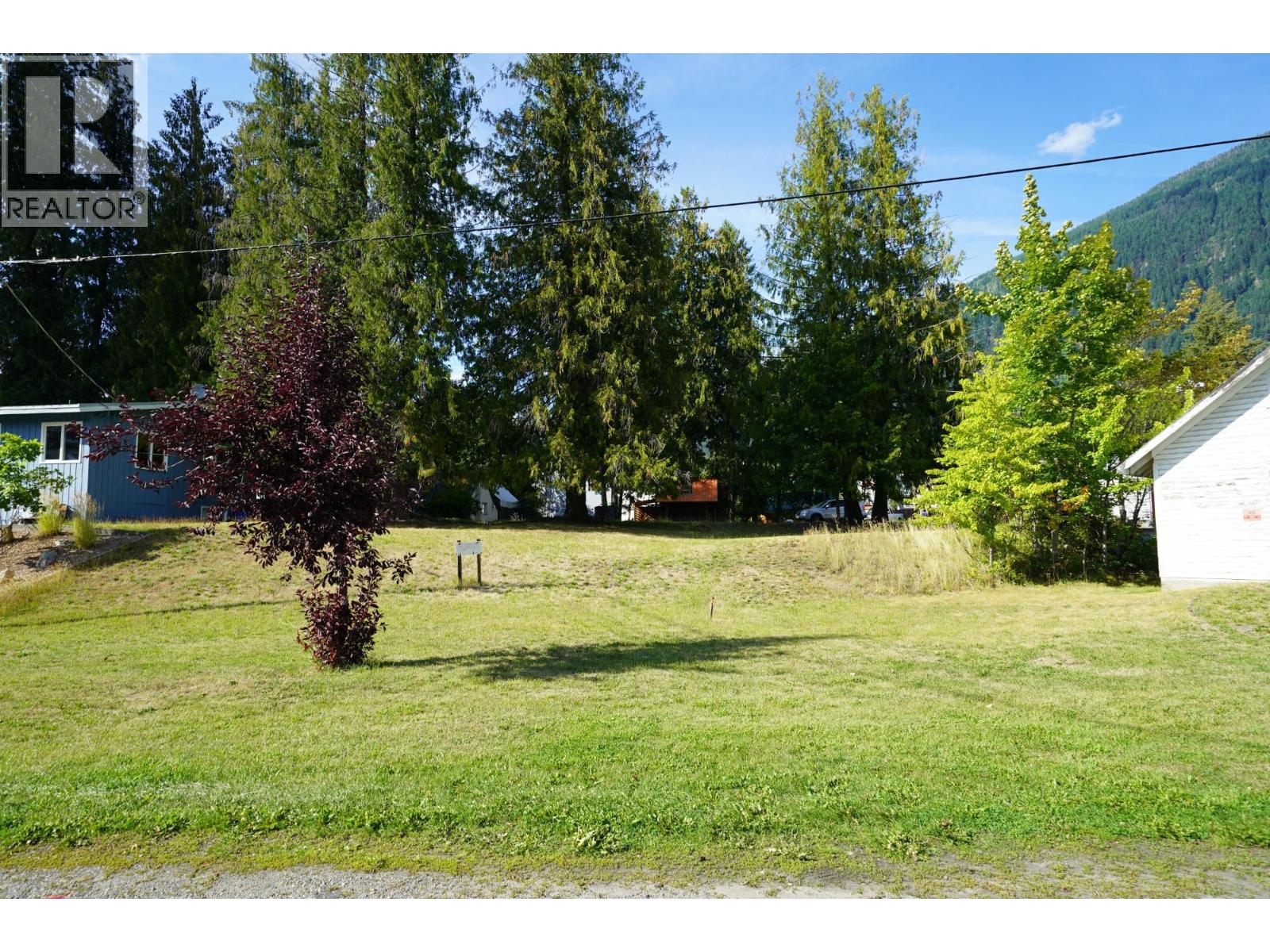 416 Slocan Avenue, New Denver, British Columbia  V0G 2B0 - Photo 13 - 10394895