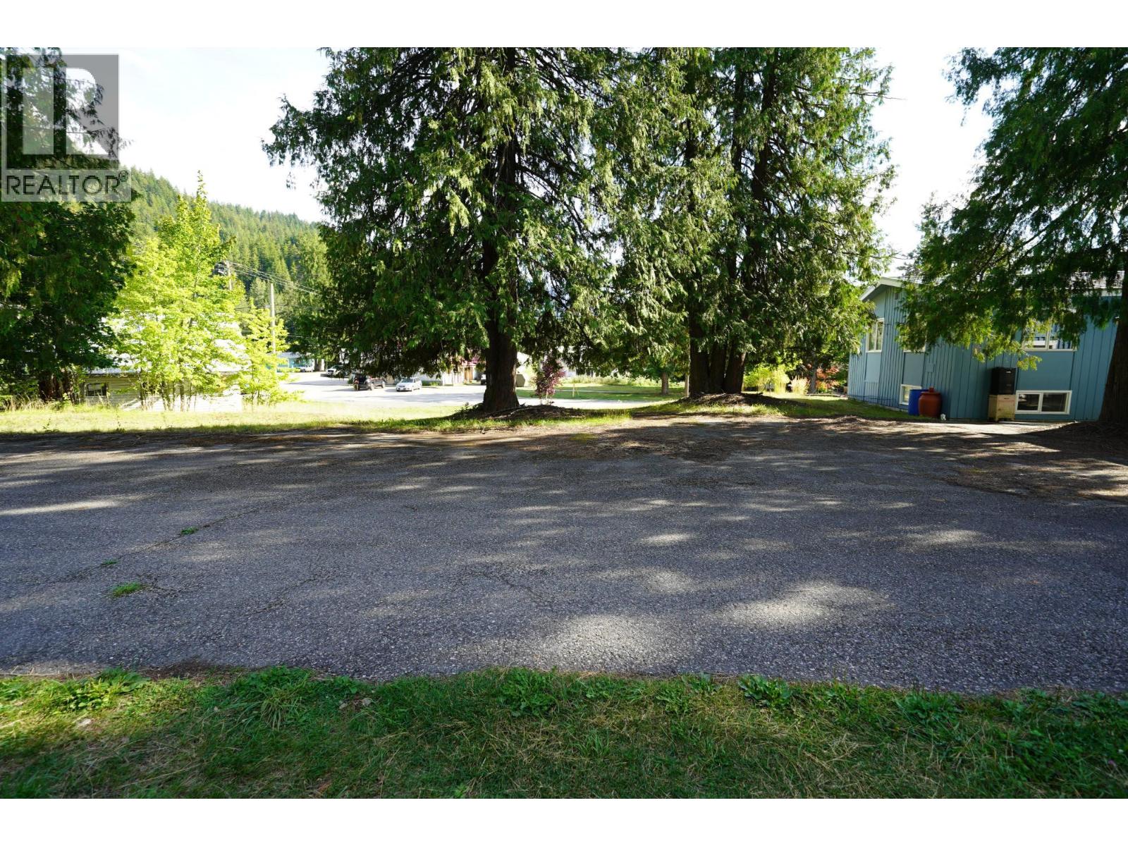 416 Slocan Avenue, New Denver, British Columbia  V0G 2B0 - Photo 19 - 10394895