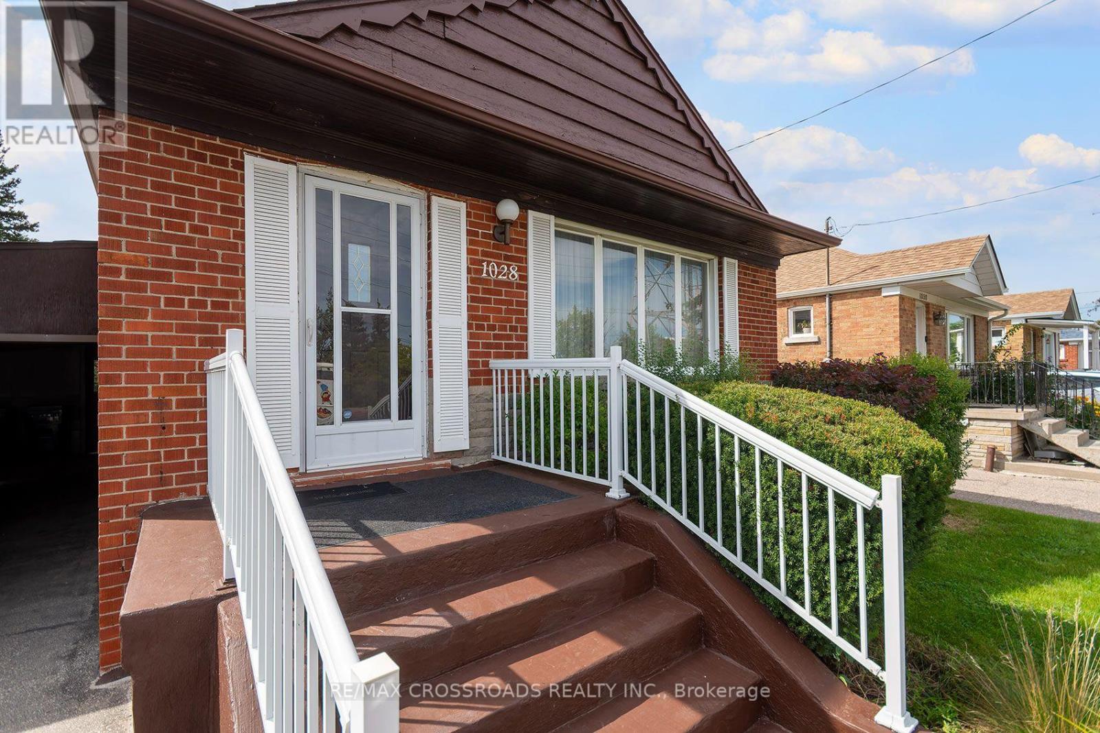 1028 Kennedy Road, Toronto, Ontario  M1P 2K6 - Photo 5 - E13780468