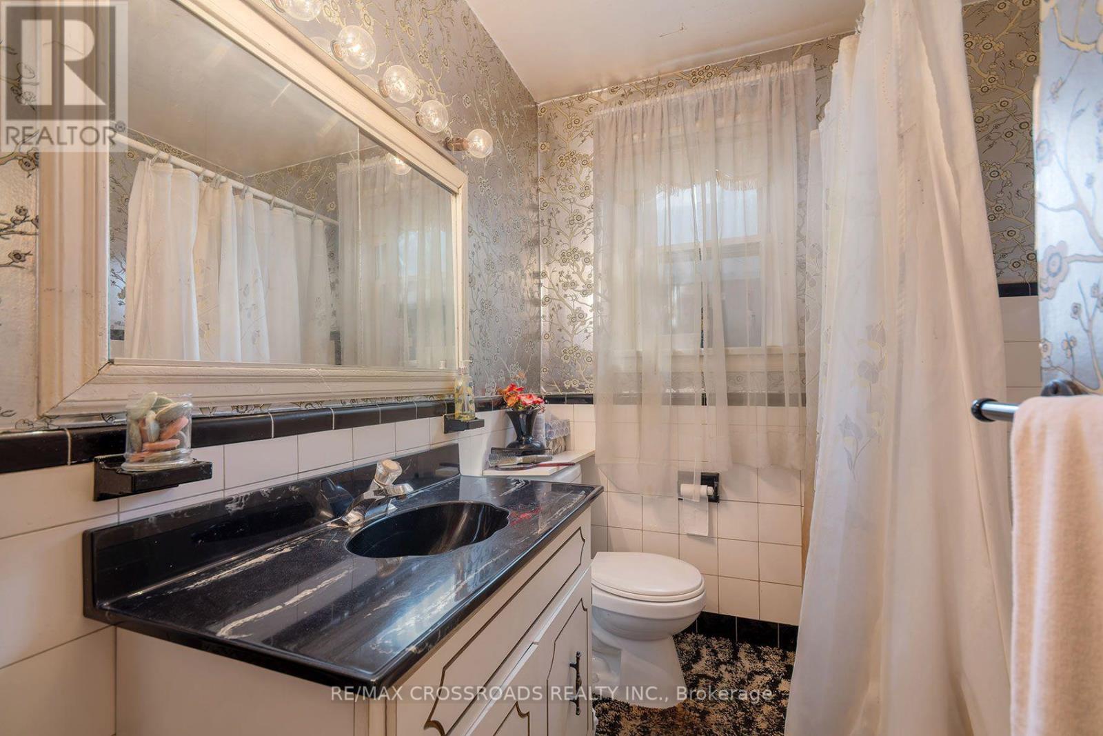 1028 Kennedy Road, Toronto, Ontario  M1P 2K6 - Photo 21 - E13780468