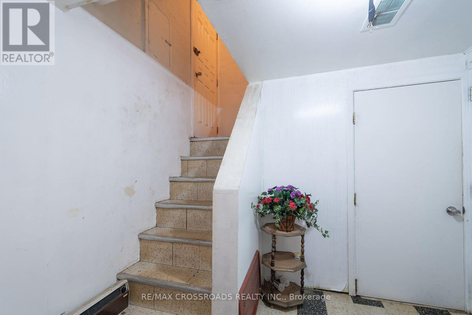 1028 Kennedy Road, Toronto, Ontario  M1P 2K6 - Photo 23 - E13780468