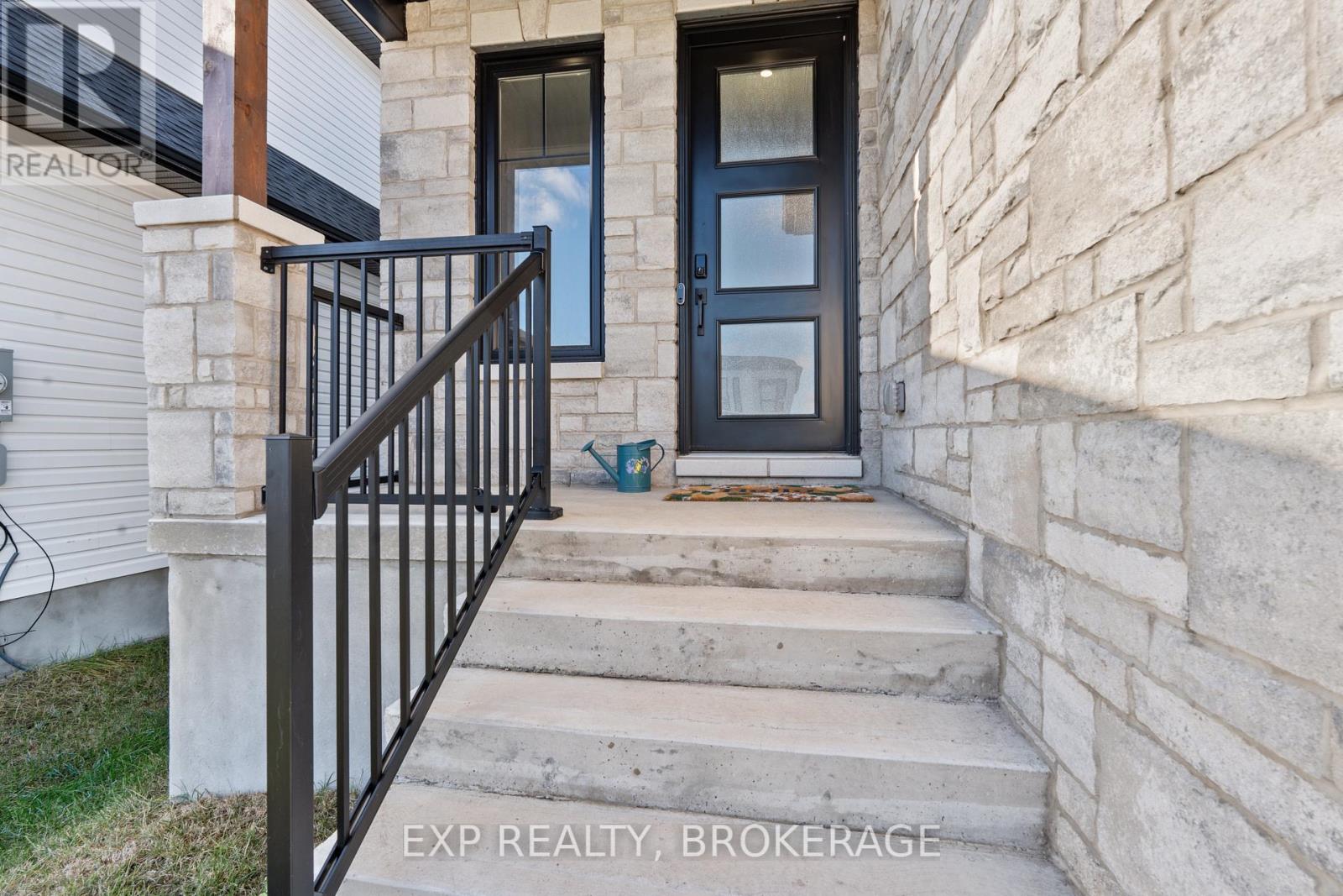 121 Creighton Drive, Loyalist, Ontario K0H 2H0 - Photo 4 - X13780922
