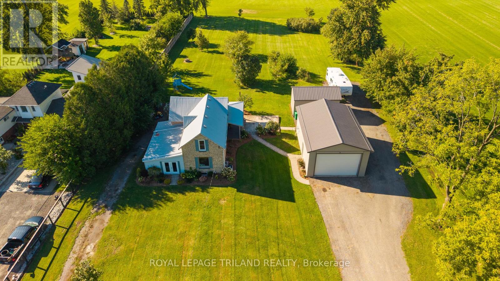 6374 Falconbridge Drive, Southwest Middlesex, Ontario  N0L 1A0 - Photo 1 - X13780866