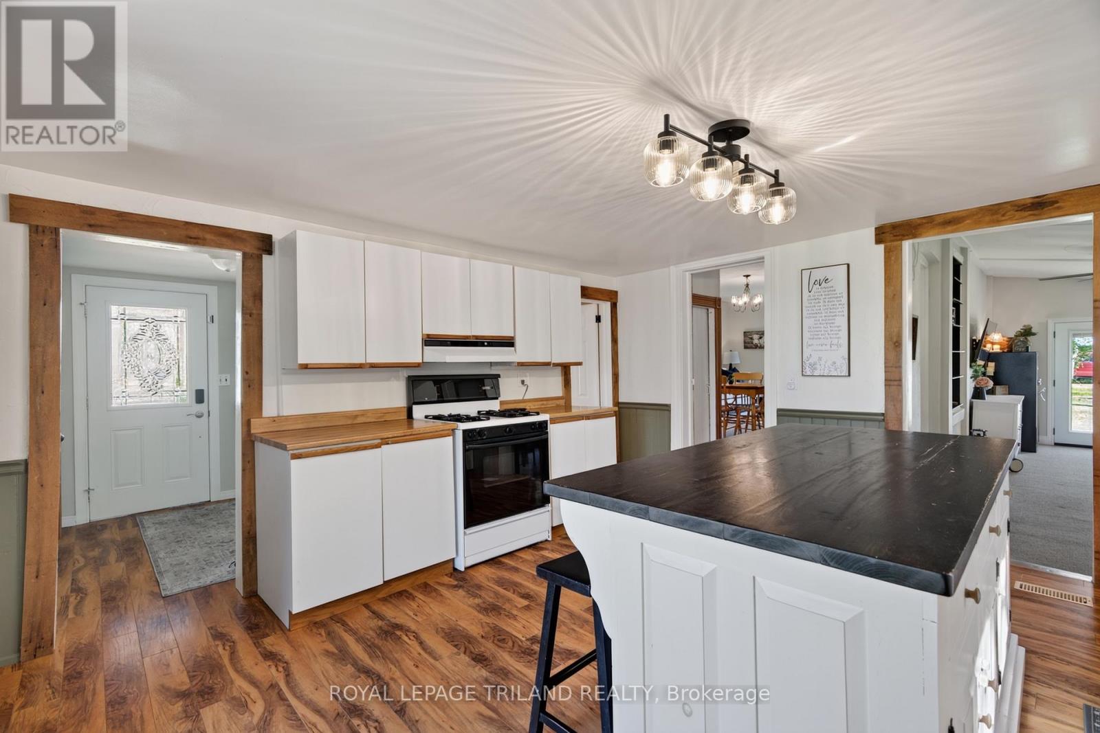6374 Falconbridge Drive, Southwest Middlesex, Ontario  N0L 1A0 - Photo 10 - X13780866