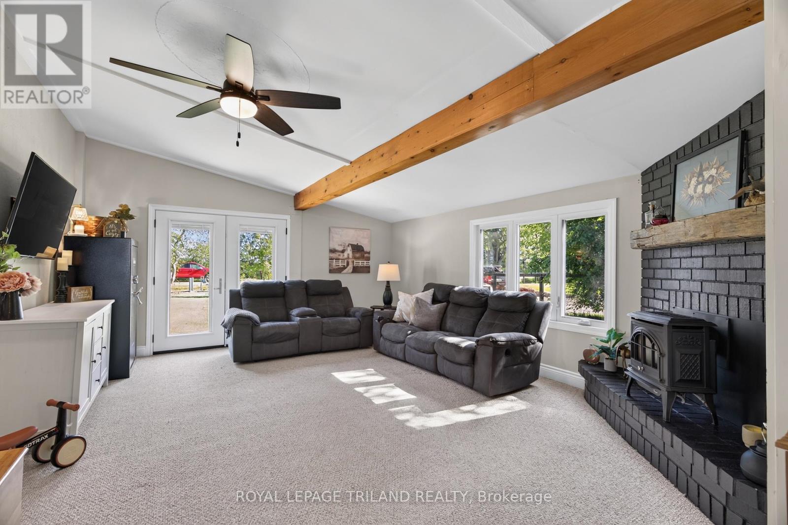 6374 Falconbridge Drive, Southwest Middlesex, Ontario  N0L 1A0 - Photo 16 - X13780866