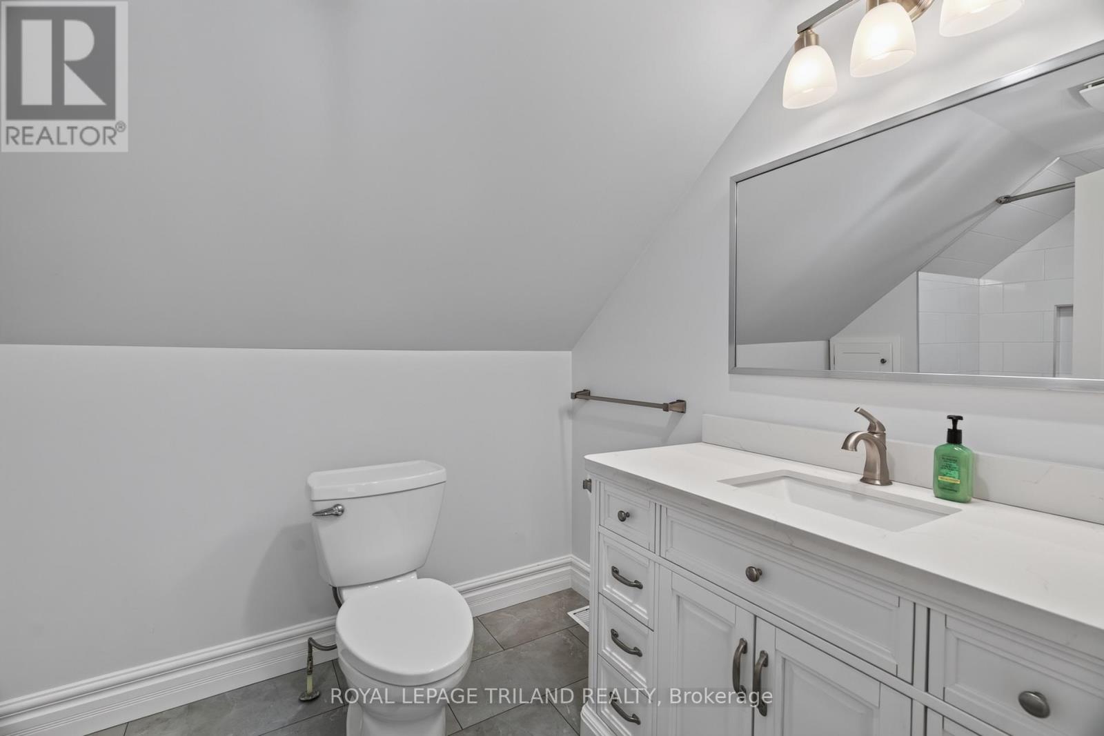 6374 Falconbridge Drive, Southwest Middlesex, Ontario  N0L 1A0 - Photo 25 - X13780866
