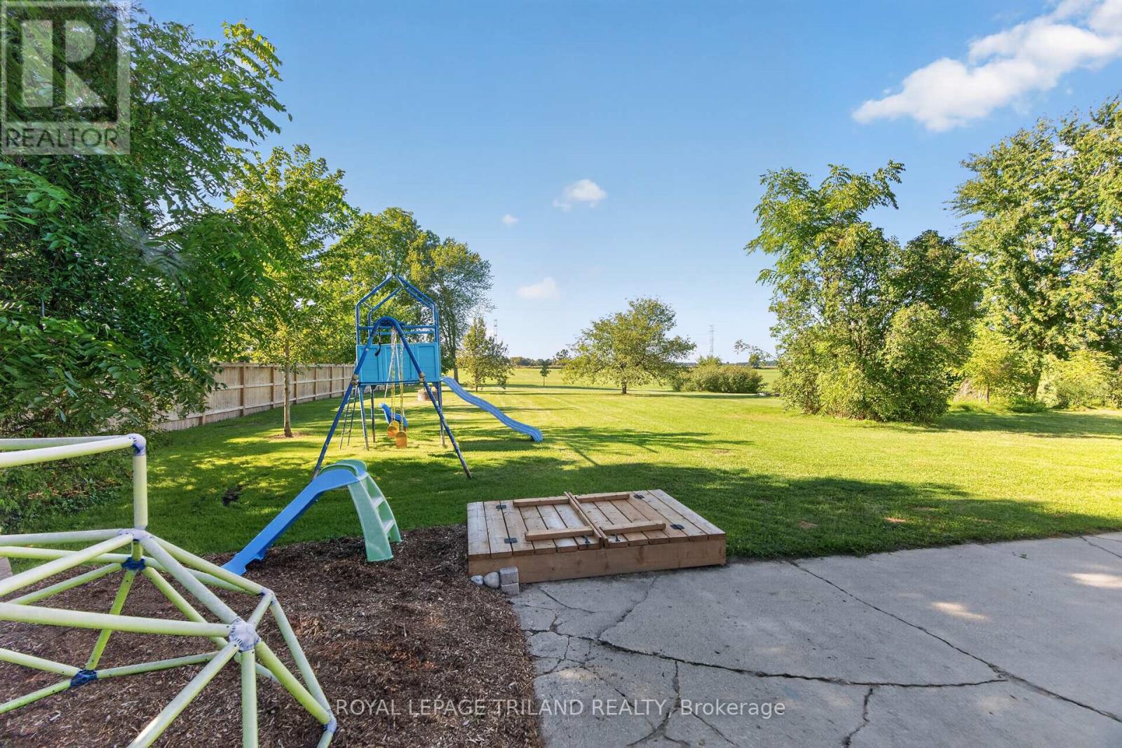 6374 Falconbridge Drive, Southwest Middlesex, Ontario  N0L 1A0 - Photo 35 - X13780866