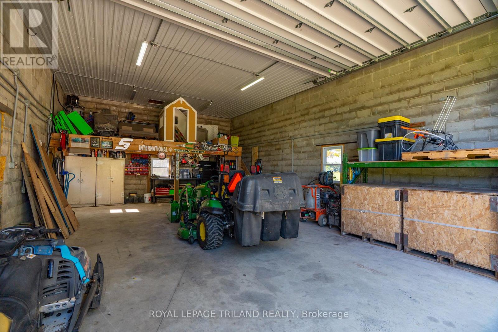 6374 Falconbridge Drive, Southwest Middlesex, Ontario  N0L 1A0 - Photo 46 - X13780866
