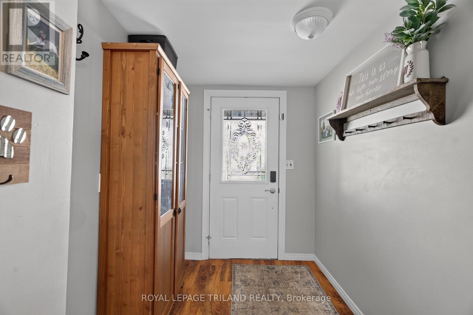 6374 Falconbridge Drive, Southwest Middlesex, Ontario  N0L 1A0 - Photo 6 - X13780866