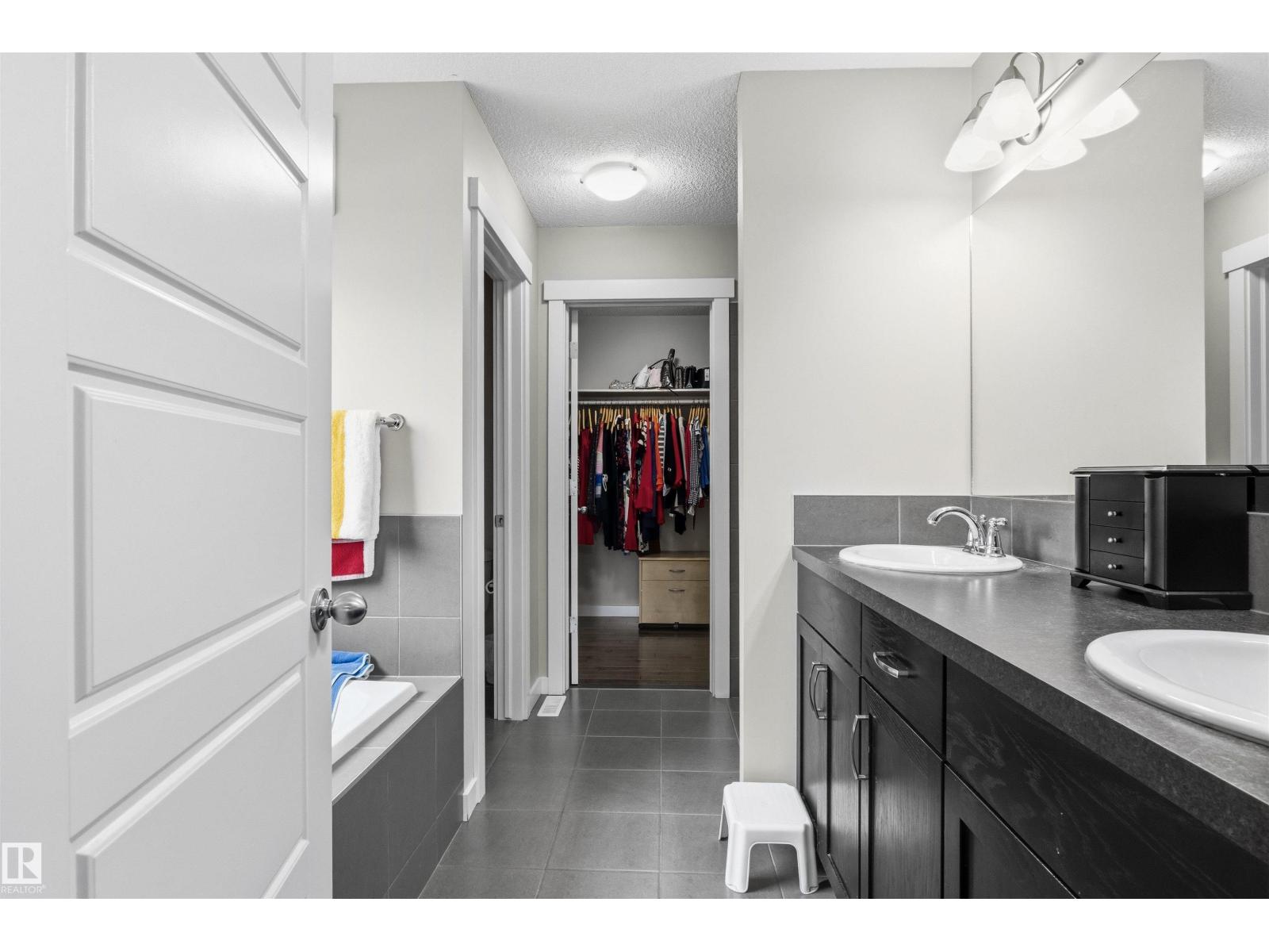 8515 19 Av SW, Edmonton, Alberta T6X 0R6 - Photo 35 - E4508316