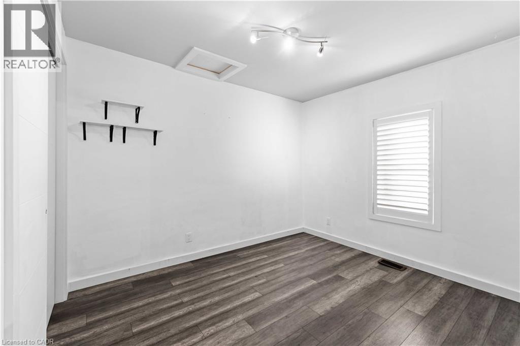 37 Maplecrest Avenue, St. Catharines, Ontario  L2T 1A7 - Photo 13 - 40859433