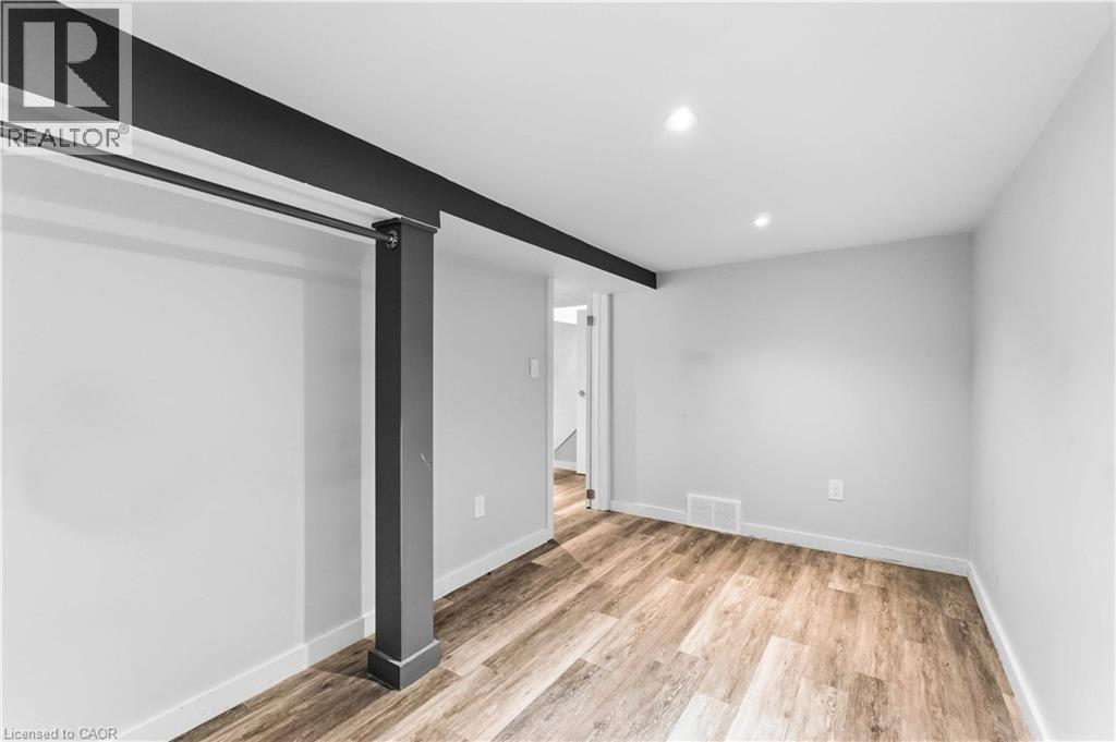 37 Maplecrest Avenue, St. Catharines, Ontario  L2T 1A7 - Photo 21 - 40859433