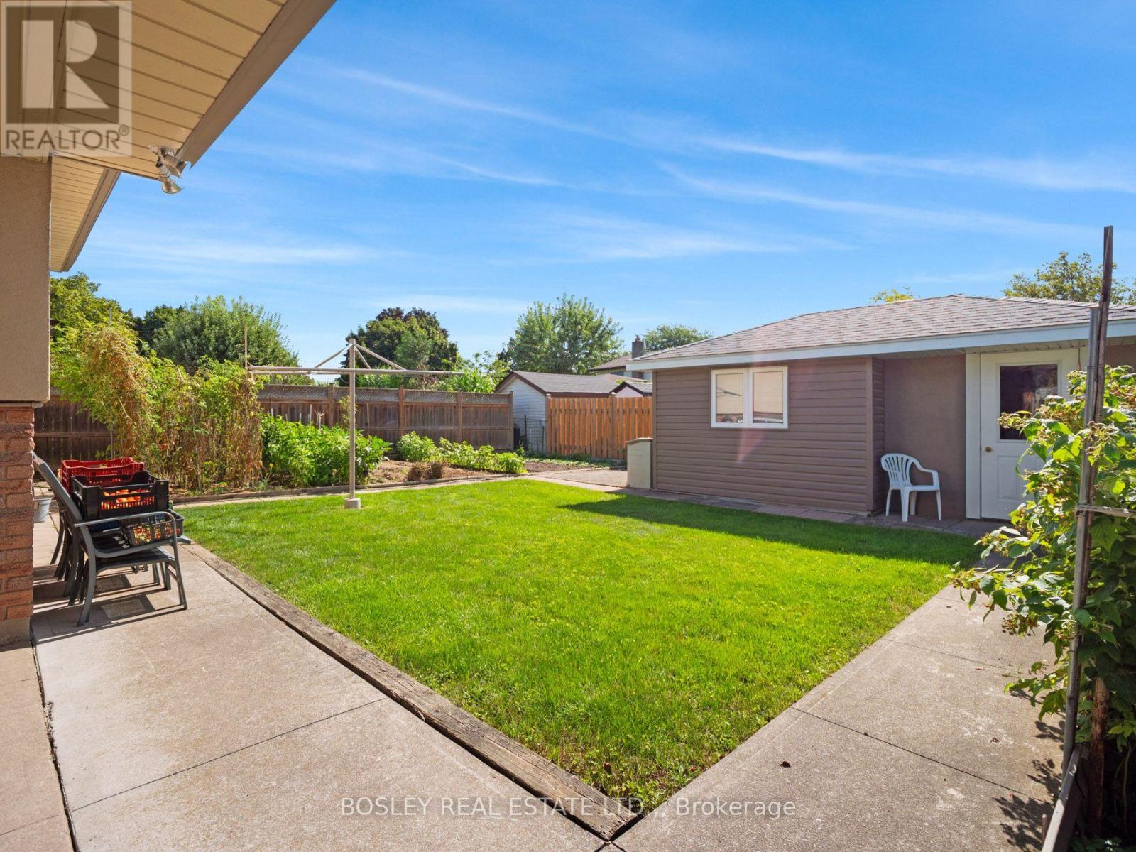 5 Bendingroad Crescent, St. Catharines (Lakeport), Ontario L2N 5R4 - Photo 29 - X13780908