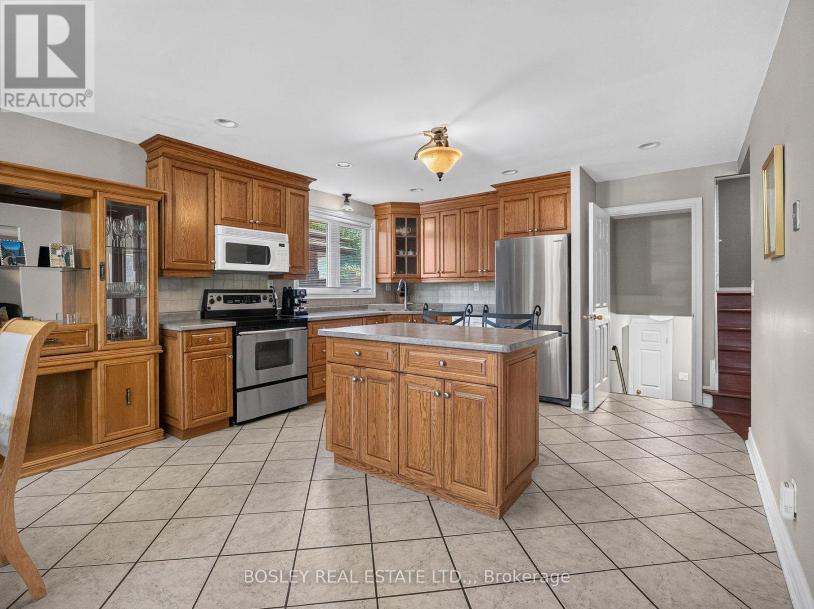 5 Bendingroad Crescent, St. Catharines (Lakeport), Ontario L2N 5R4 - Photo 7 - X13780908