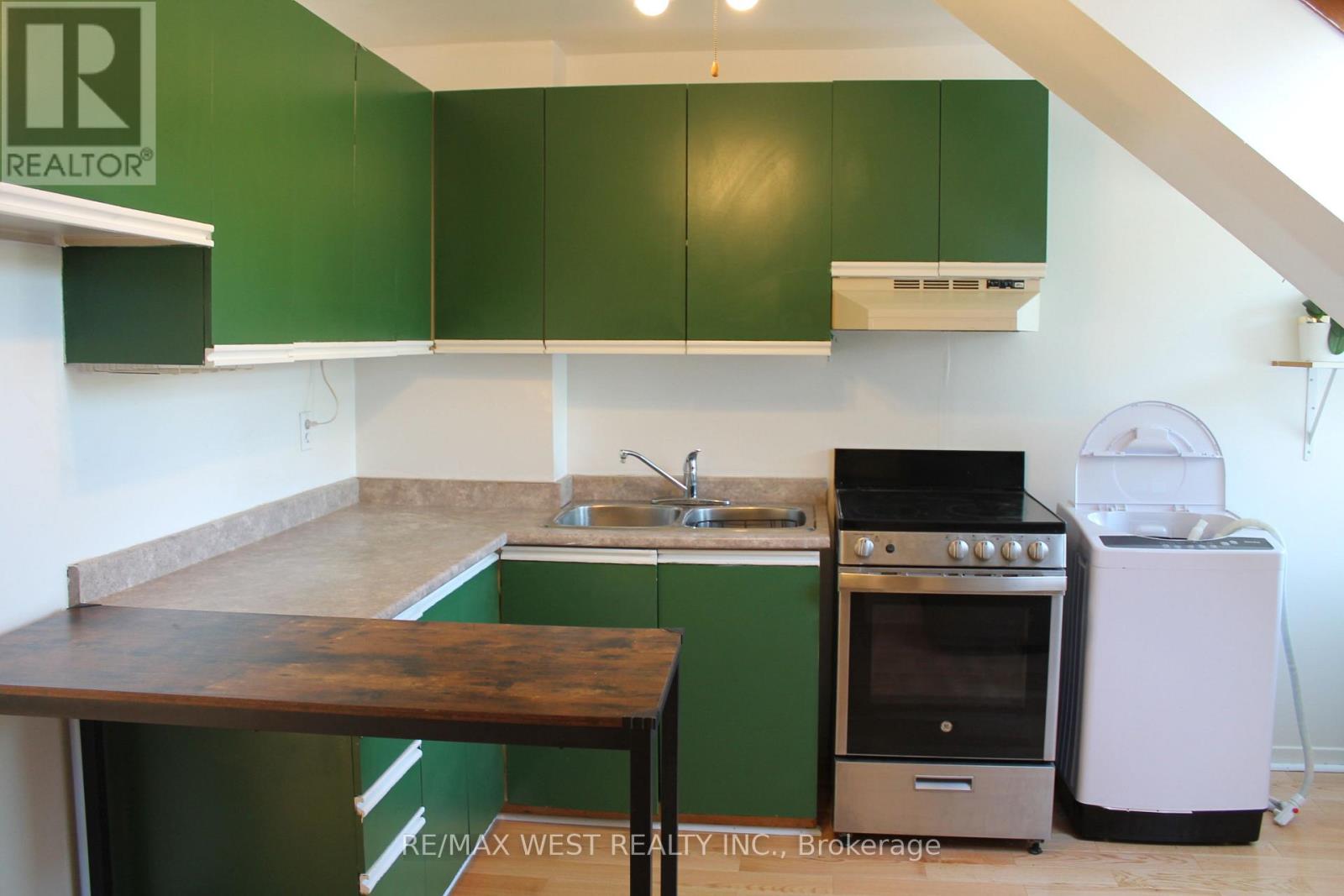3rd Floor - 78 Wright Avenue, Toronto, Ontario  M6R 1L2 - Photo 6 - W13780450