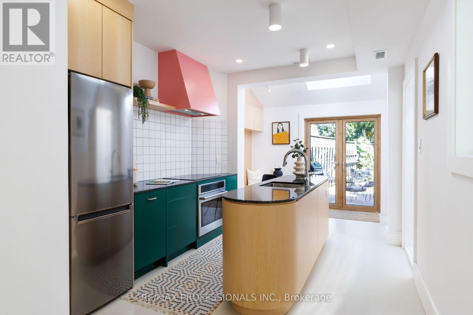 69 Sheridan Avenue, Toronto, Ontario  M6K 2G8 - Photo 15 - C13780784