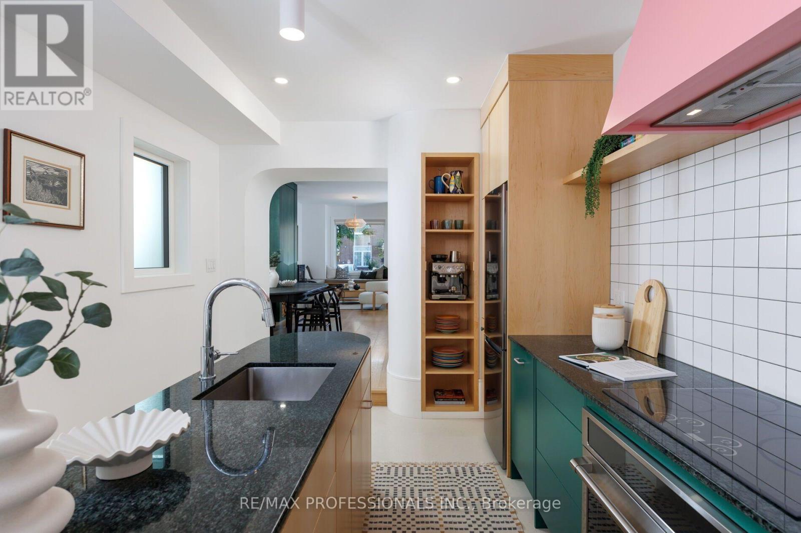 69 Sheridan Avenue, Toronto, Ontario  M6K 2G8 - Photo 20 - C13780784