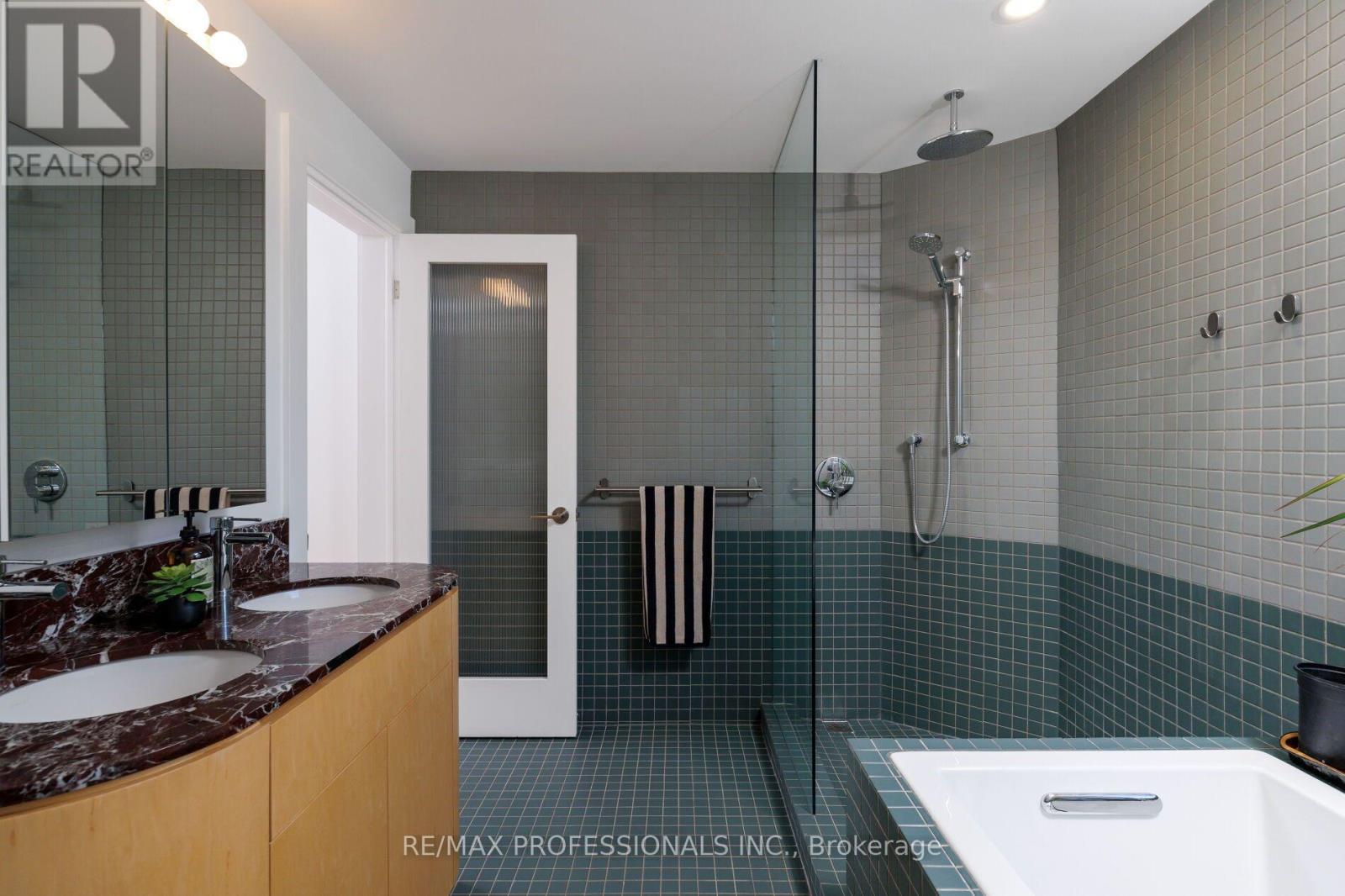 69 Sheridan Avenue, Toronto, Ontario  M6K 2G8 - Photo 26 - C13780784