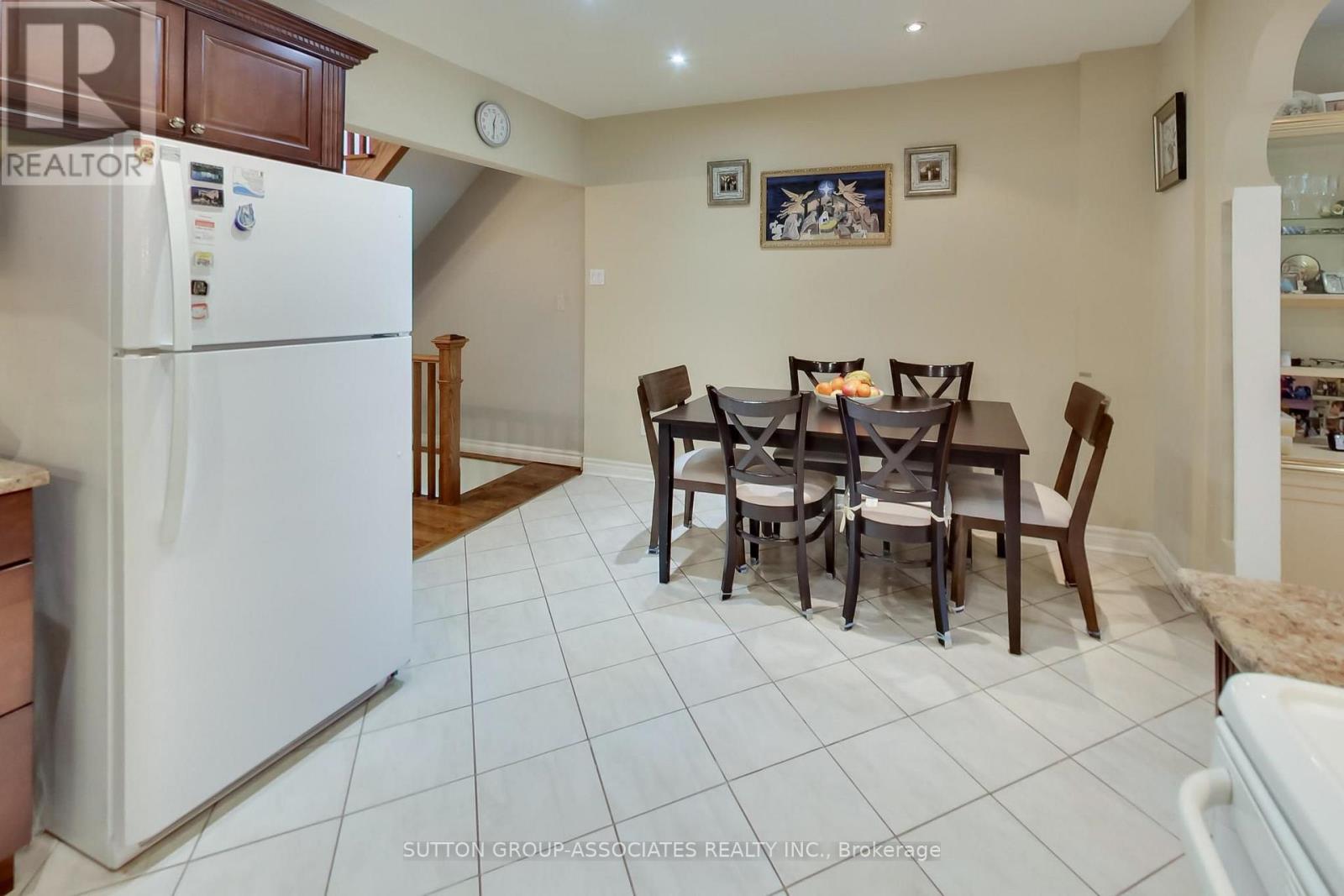 82 Helena Avenue, Toronto, Ontario  M6G 2H2 - Photo 11 - C13780896