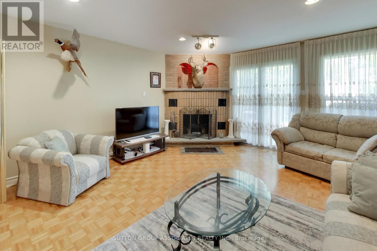 82 Helena Avenue, Toronto, Ontario  M6G 2H2 - Photo 14 - C13780896