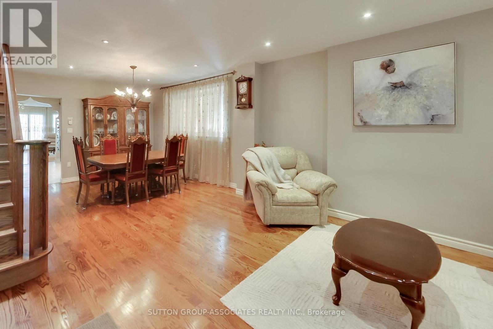 82 Helena Avenue, Toronto, Ontario  M6G 2H2 - Photo 2 - C13780896