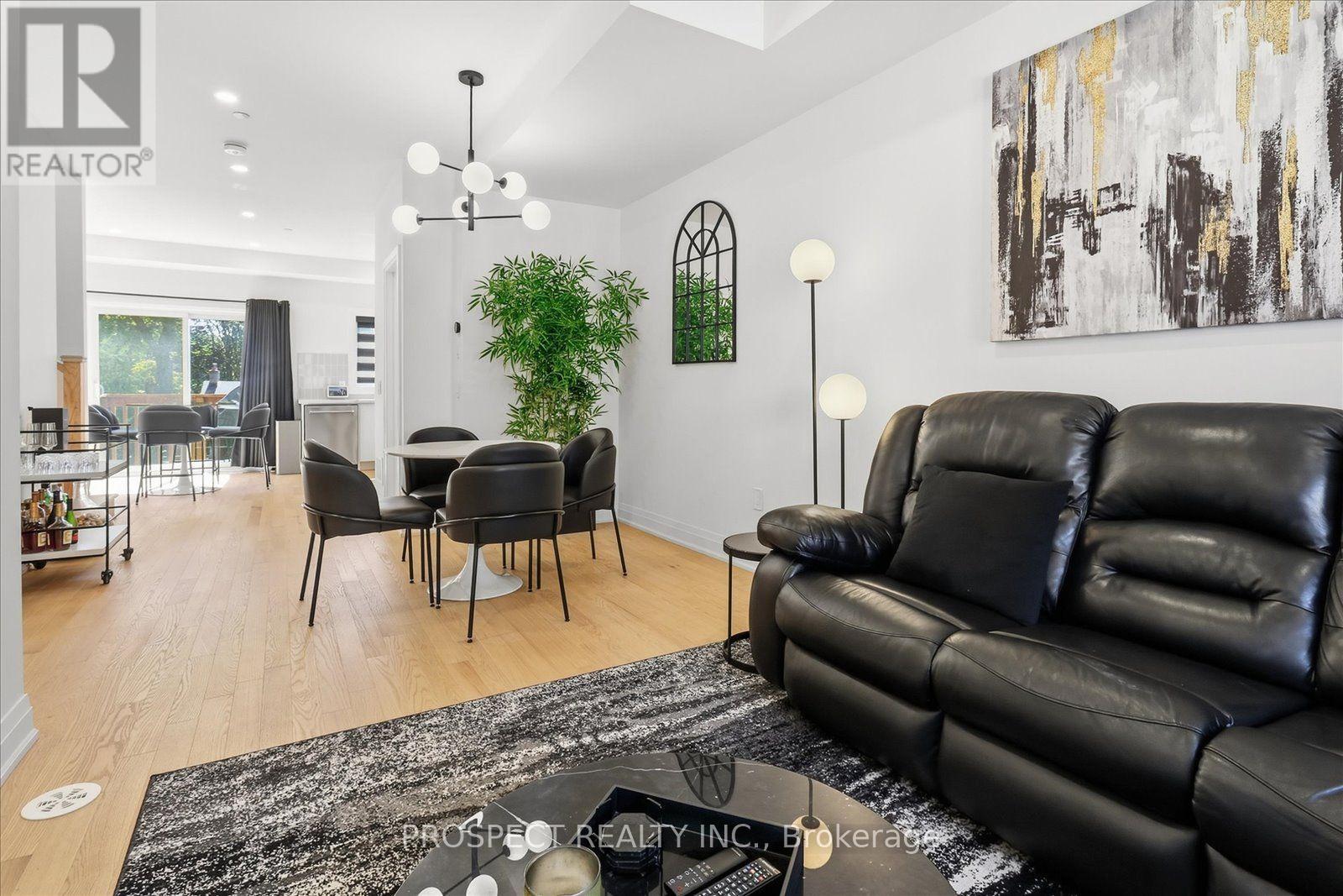 31 Marret Lane, Clarington, Ontario  L1B 1J2 - Photo 3 - E13780732