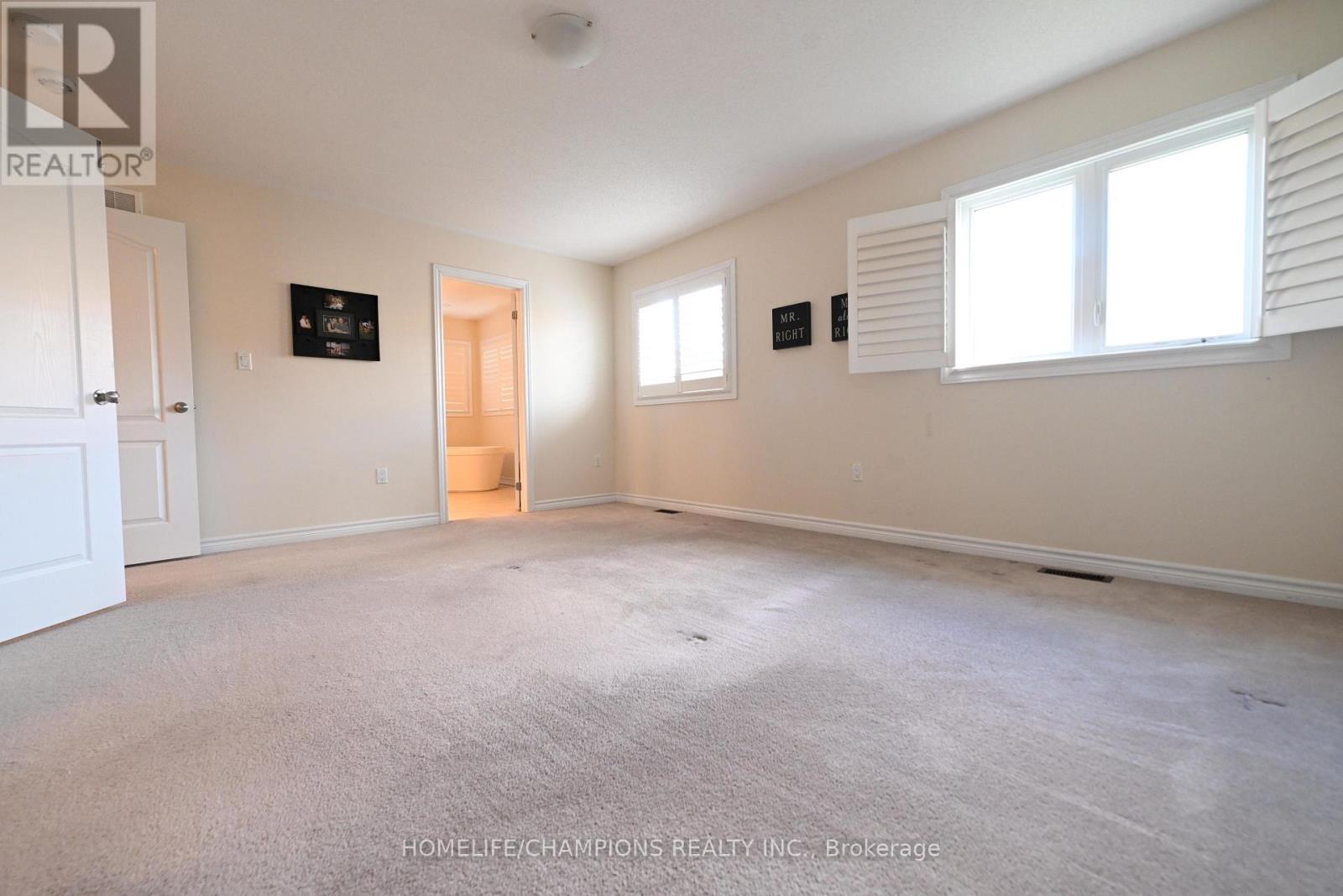 211 Northglen Boulevard, Clarington, Ontario  L1C 0T9 - Photo 2 - E13780750