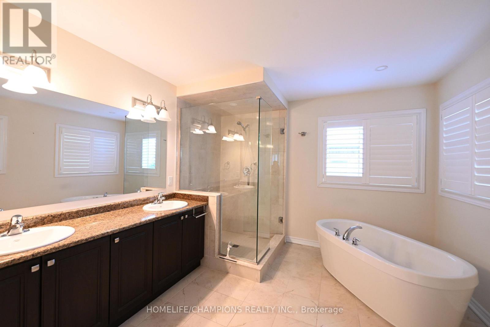 211 Northglen Boulevard, Clarington, Ontario  L1C 0T9 - Photo 4 - E13780750