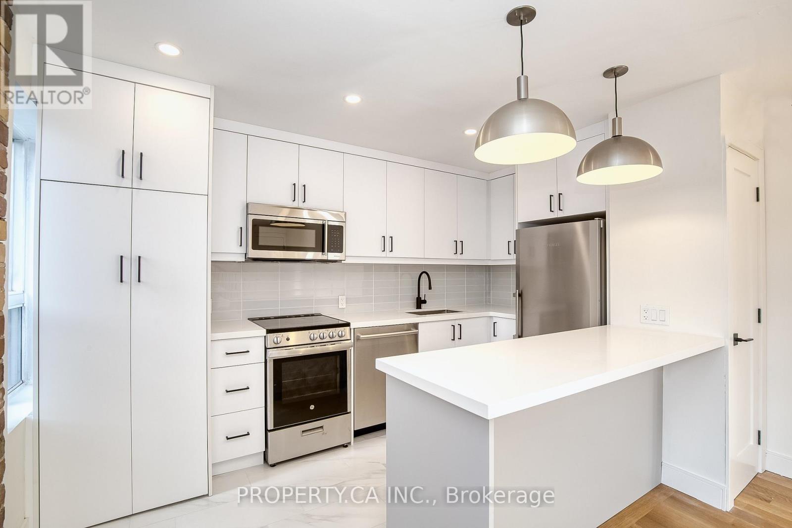 97 Lee Avenue, Toronto, Ontario  M4E 2P2 - Photo 21 - E13780770