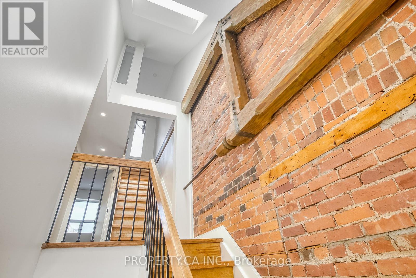 97 Lee Avenue, Toronto, Ontario  M4E 2P2 - Photo 25 - E13780770