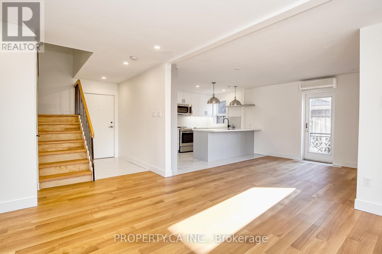 97 Lee Avenue, Toronto, Ontario  M4E 2P2 - Photo 3 - E13780770