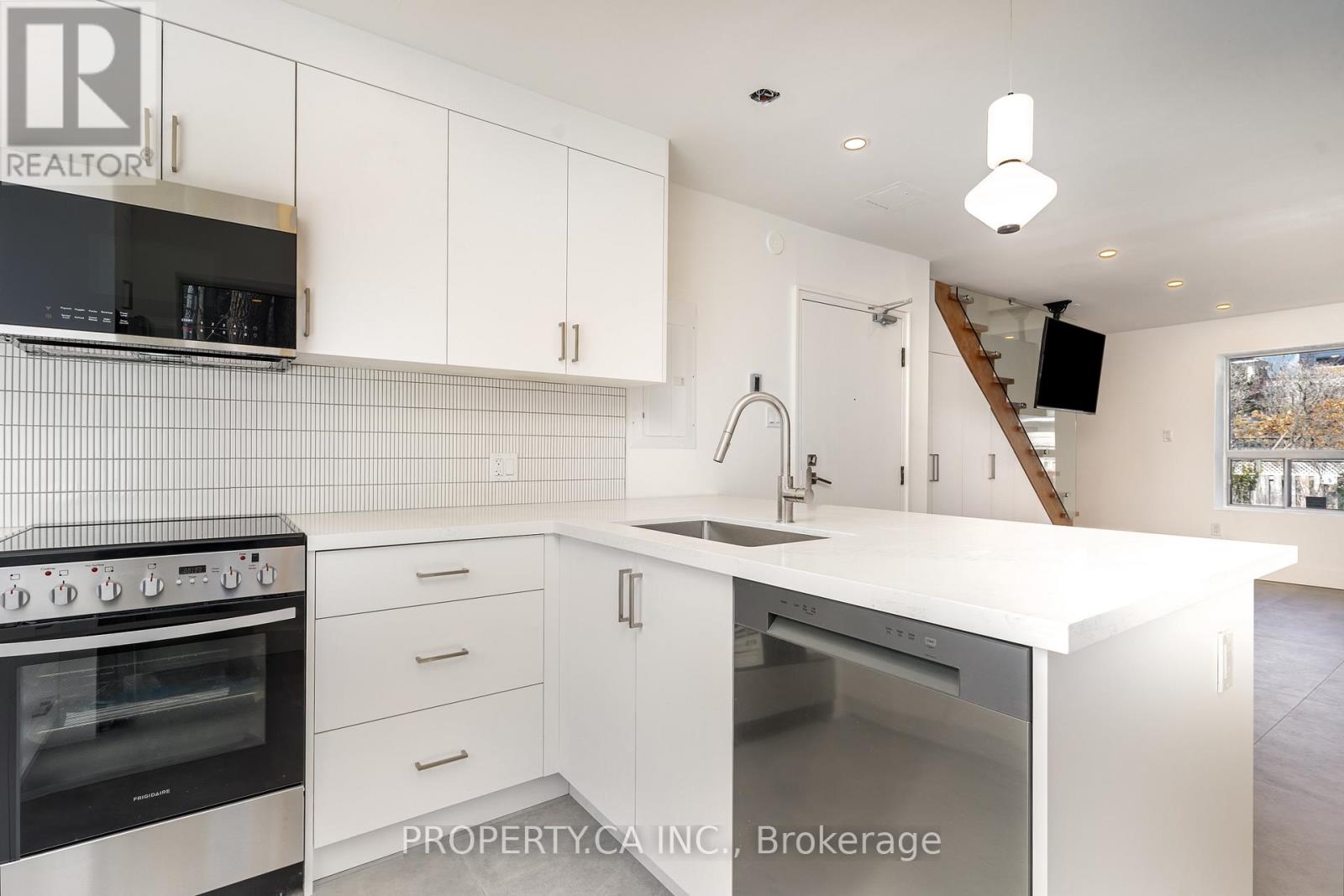 97 Lee Avenue, Toronto, Ontario  M4E 2P2 - Photo 32 - E13780770