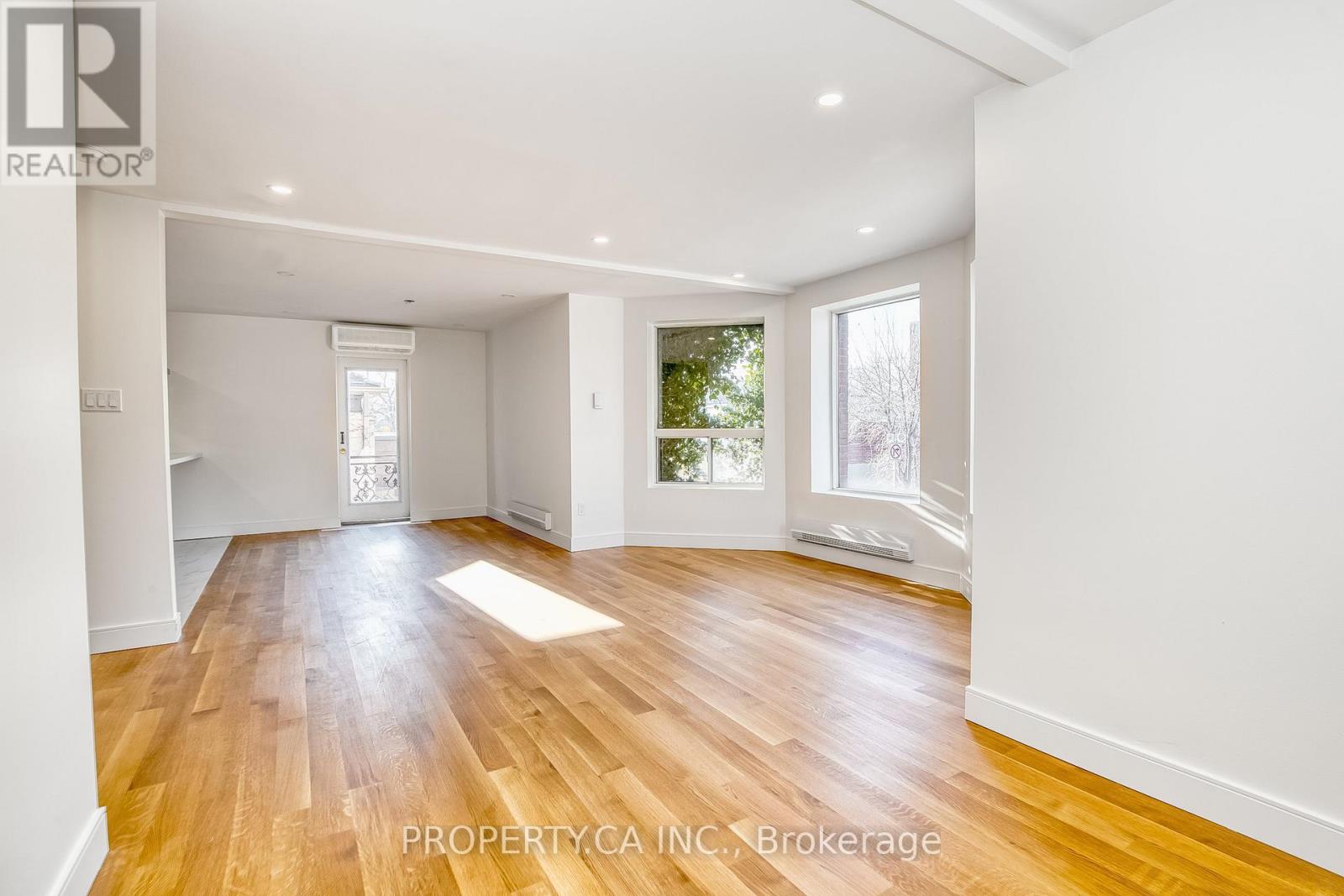 97 Lee Avenue, Toronto, Ontario  M4E 2P2 - Photo 4 - E13780770