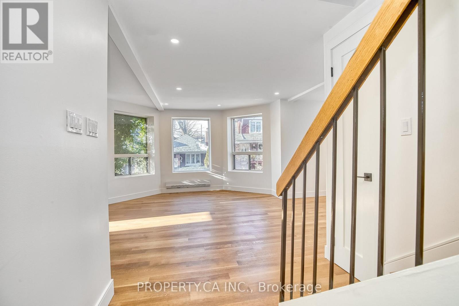 97 Lee Avenue, Toronto, Ontario  M4E 2P2 - Photo 5 - E13780770