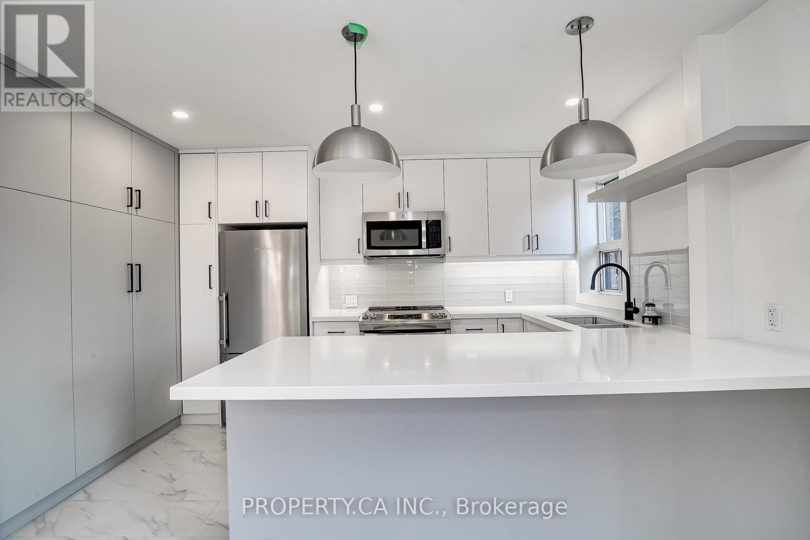 97 Lee Avenue, Toronto, Ontario  M4E 2P2 - Photo 7 - E13780770