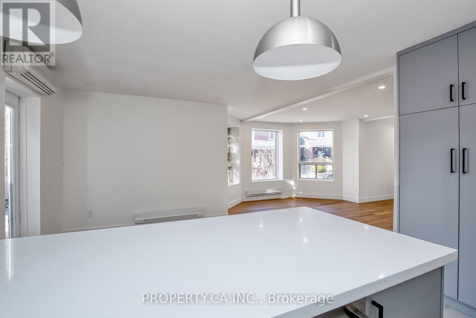 97 Lee Avenue, Toronto, Ontario  M4E 2P2 - Photo 8 - E13780770
