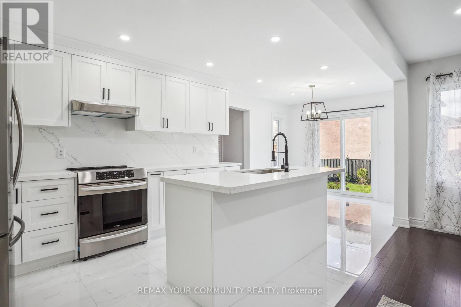 273 Delaney Drive, Ajax, Ontario  L1T 3S7 - Photo 15 - E13780822