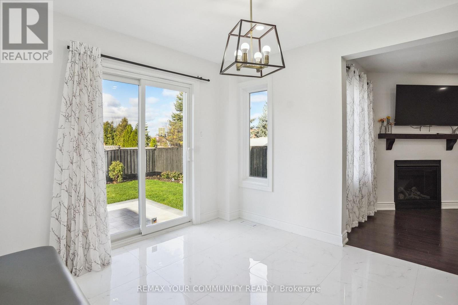 273 Delaney Drive, Ajax, Ontario  L1T 3S7 - Photo 17 - E13780822
