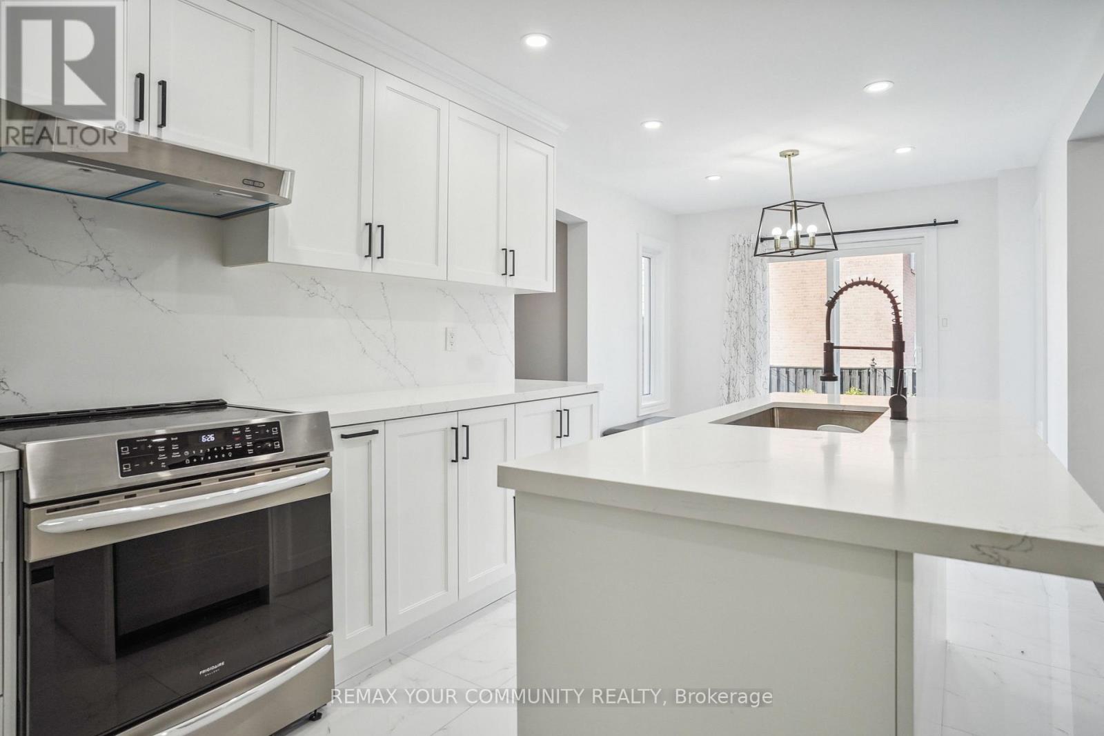 273 Delaney Drive, Ajax, Ontario  L1T 3S7 - Photo 19 - E13780822