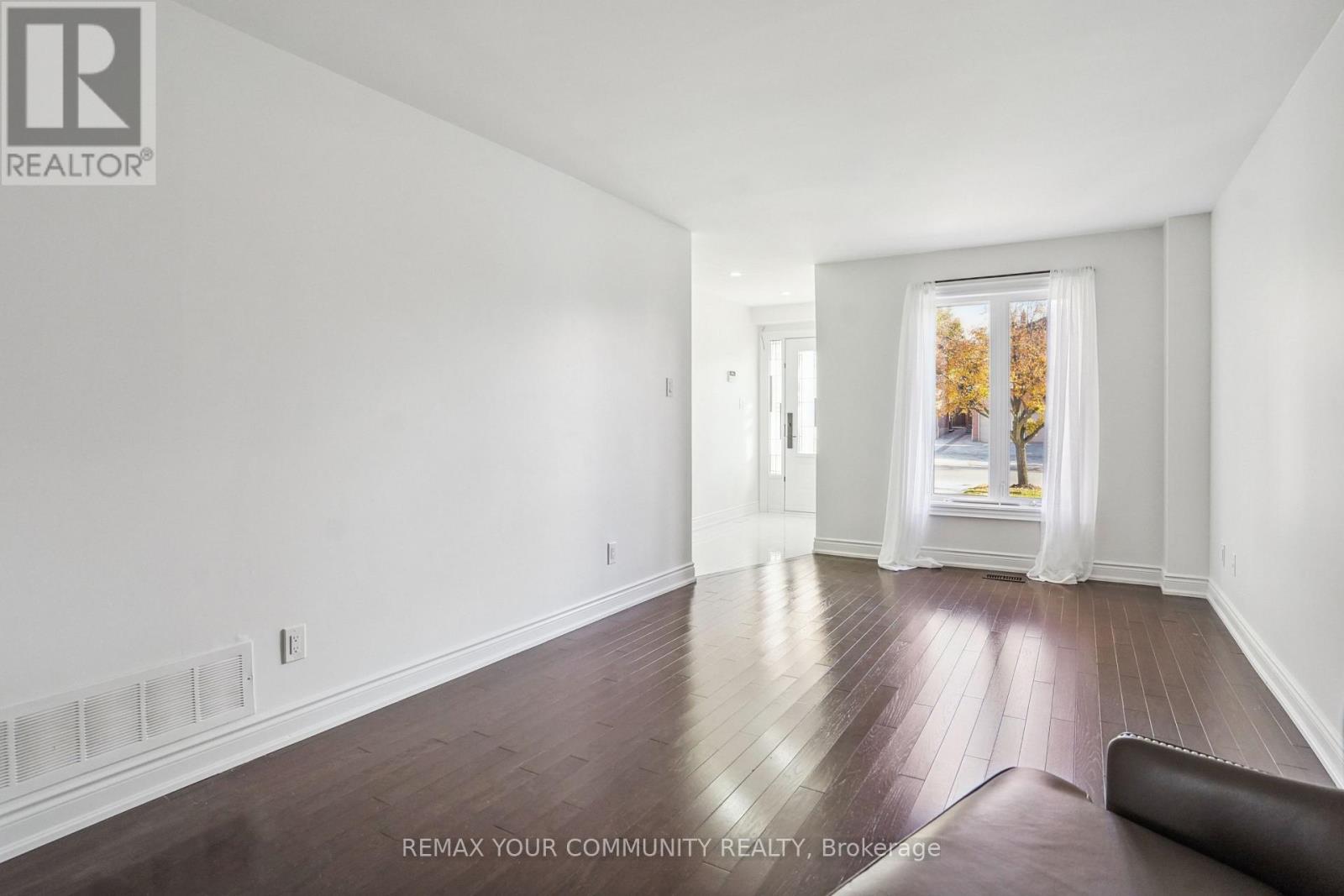 273 Delaney Drive, Ajax, Ontario  L1T 3S7 - Photo 5 - E13780822