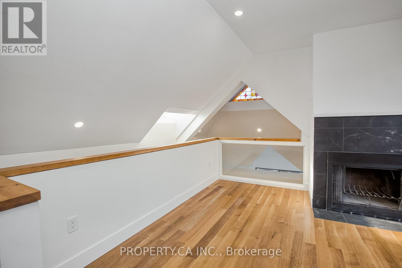 97 Lee Avenue, Toronto, Ontario  M4E 2P2 - Photo 17 - E13780830