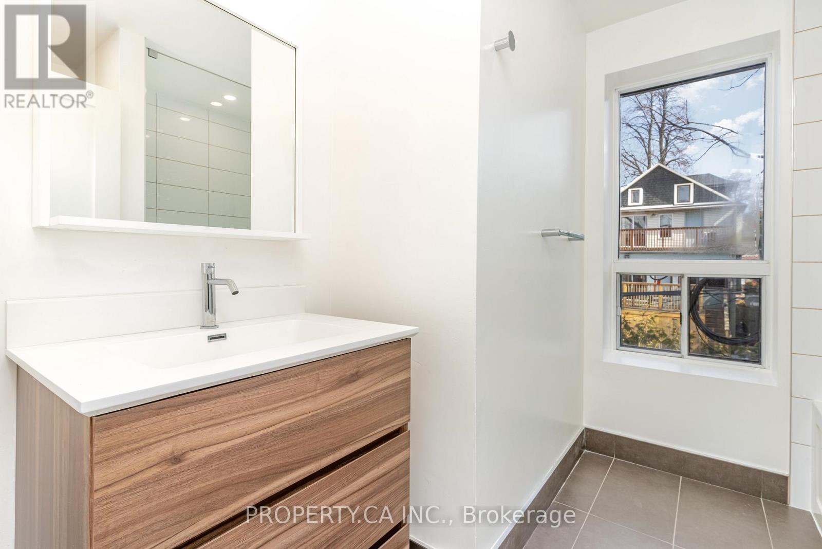 97 Lee Avenue, Toronto, Ontario  M4E 2P2 - Photo 35 - E13780830