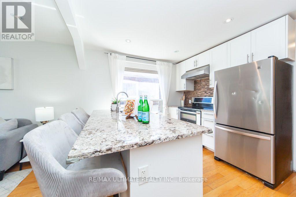37 Gowan Avenue, Toronto, Ontario  M4K 2C8 - Photo 12 - E13780860
