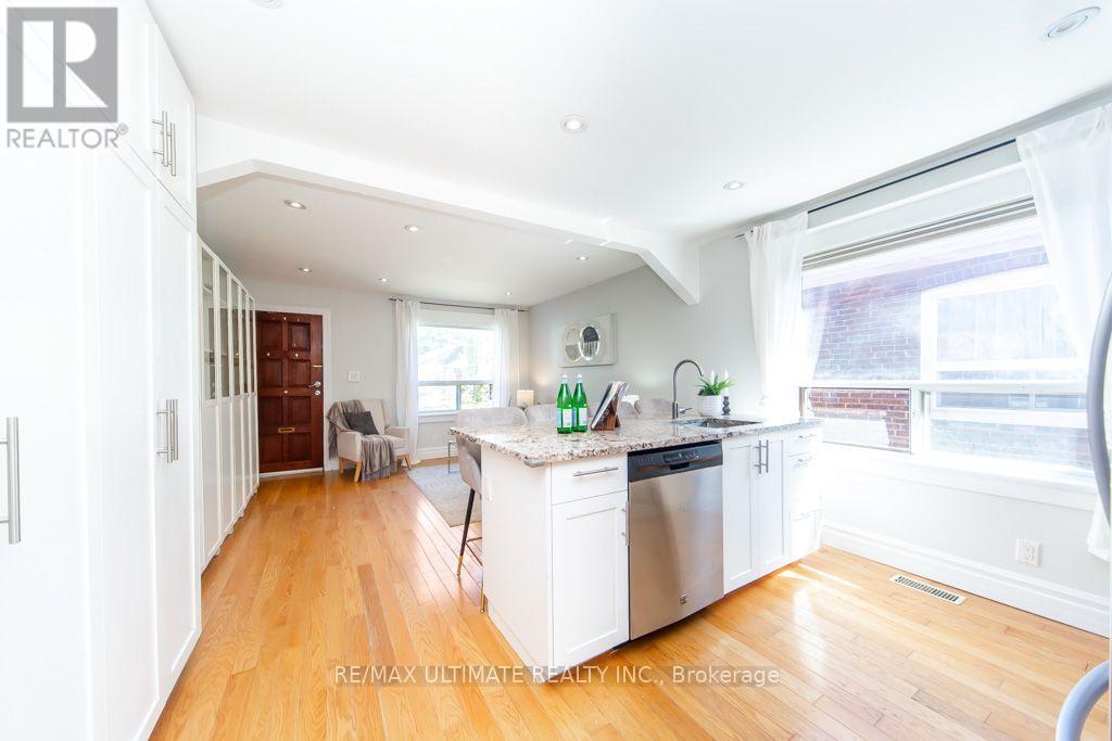37 Gowan Avenue, Toronto, Ontario  M4K 2C8 - Photo 13 - E13780860