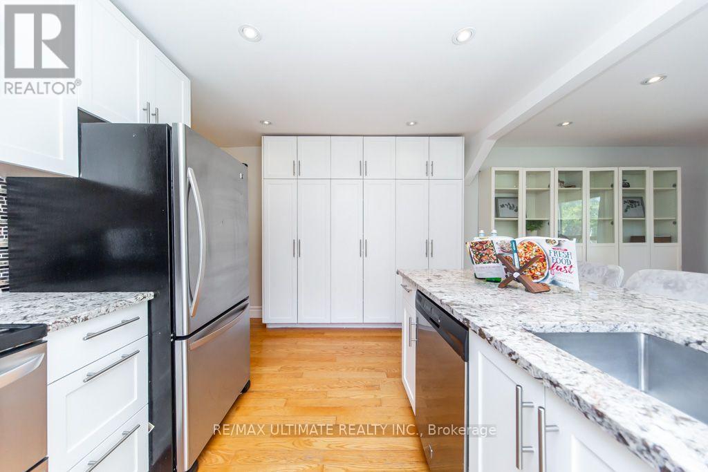 37 Gowan Avenue, Toronto, Ontario  M4K 2C8 - Photo 15 - E13780860