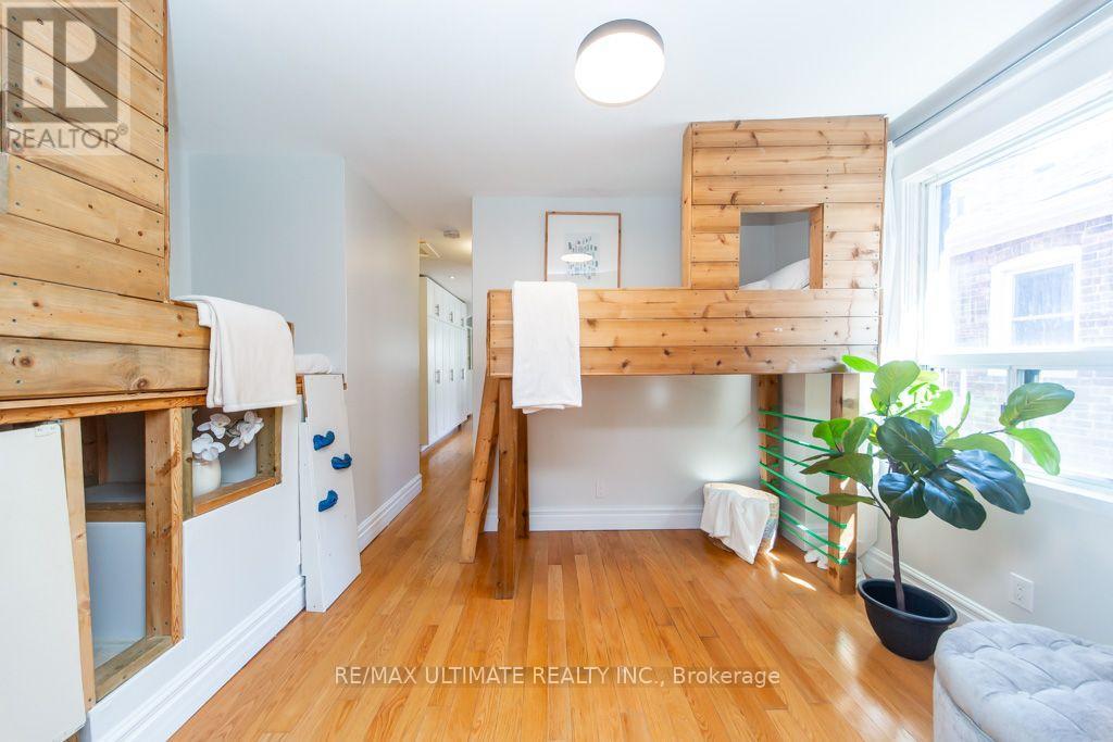 37 Gowan Avenue, Toronto, Ontario  M4K 2C8 - Photo 19 - E13780860