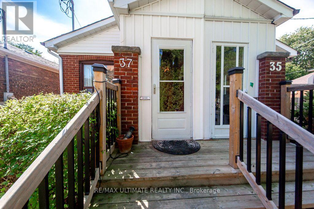 37 Gowan Avenue, Toronto, Ontario  M4K 2C8 - Photo 3 - E13780860