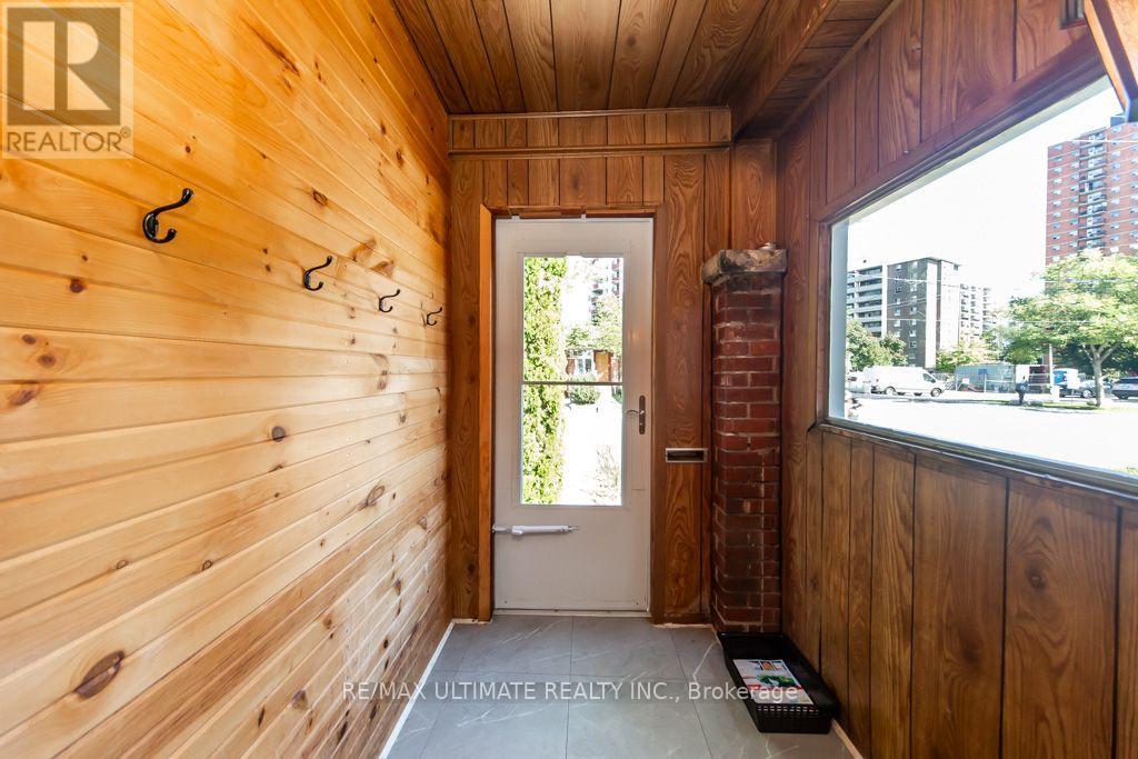 37 Gowan Avenue, Toronto, Ontario  M4K 2C8 - Photo 35 - E13780860